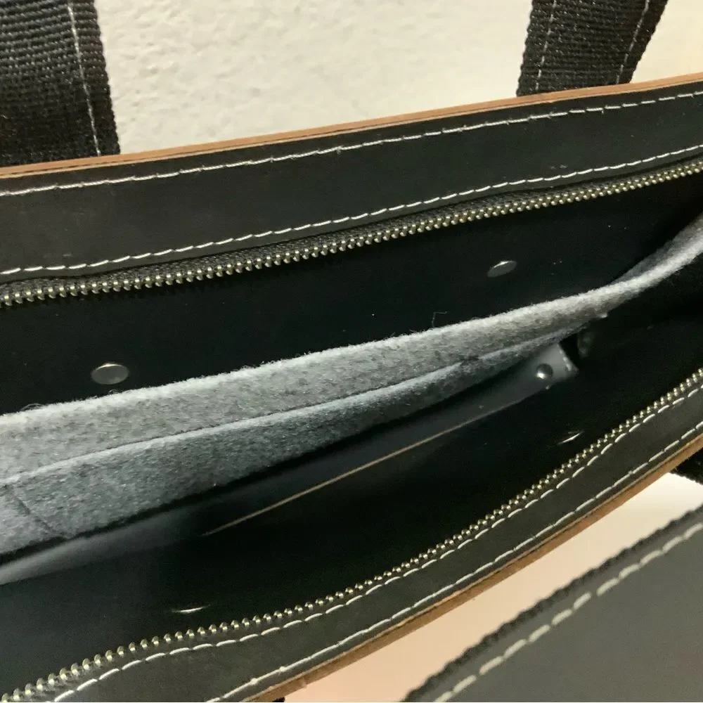 VACAVALIENTE Singapur U. Briefcase black leather